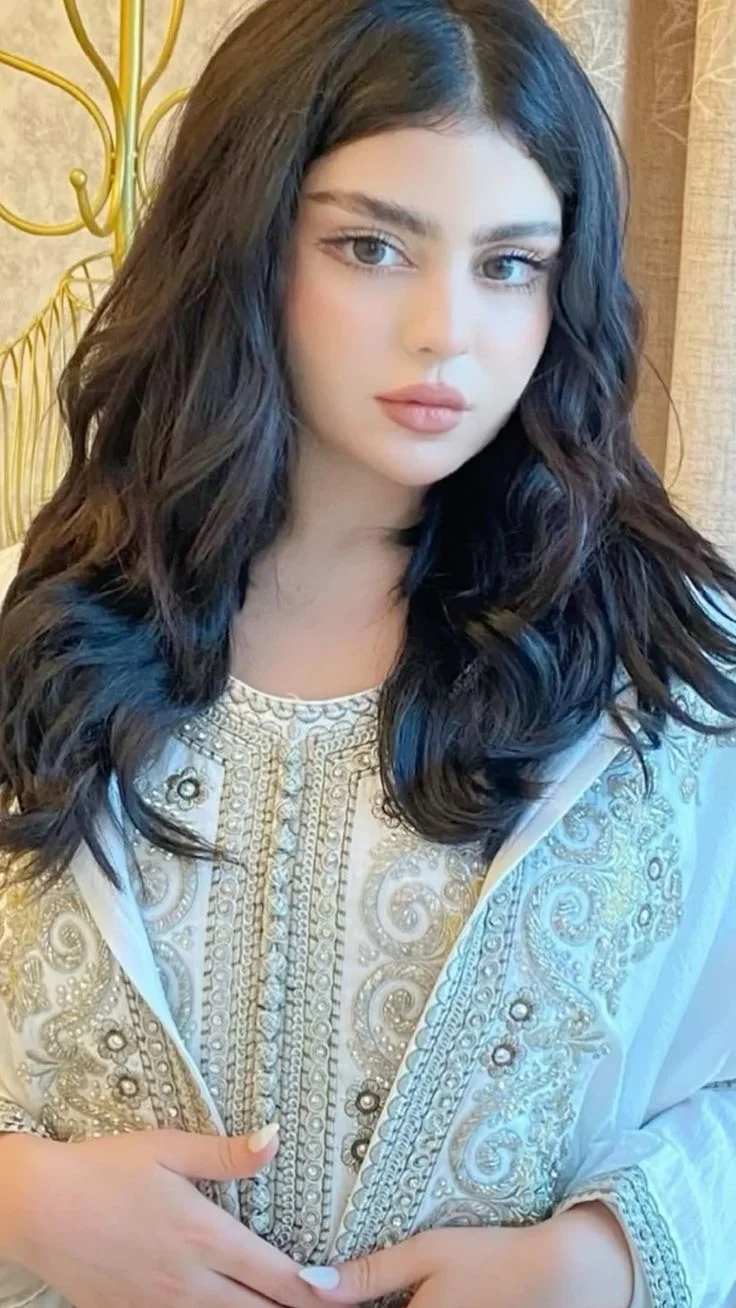anjali khnaan
